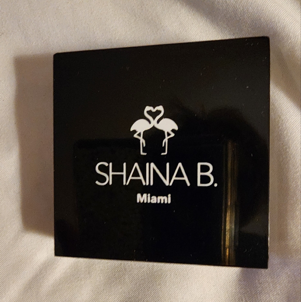 Shaina B Eyeshadow